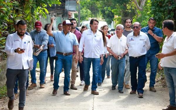 Supervisan escuelas dañadas en Xicotepec y Huauchinango tras contingencia