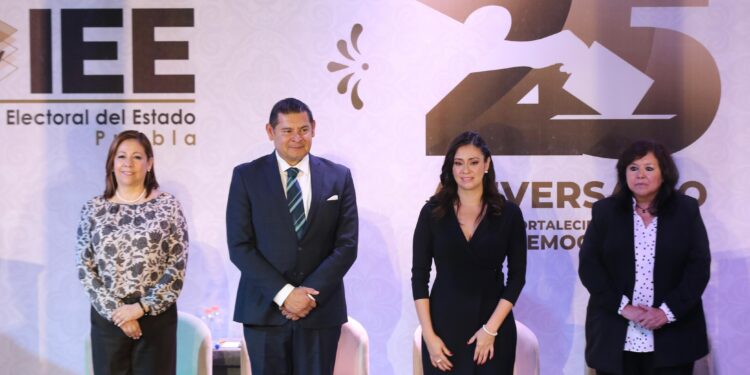 “La democracia debe traducirse en bienestar social y desarrollo humano”: Alejandro Armenta