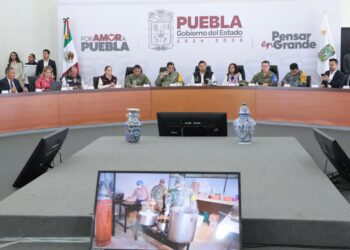Gobierno Estatal refuerza acciones en la Sierra Norte: helicópteros, maquinaria y apoyos continúan llegando