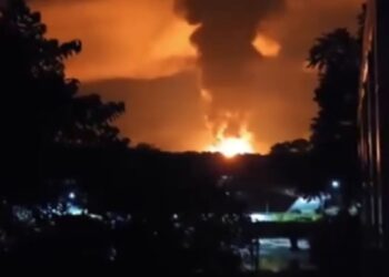 Explosión en ducto de Pemex provoca incendio en Xicotepec