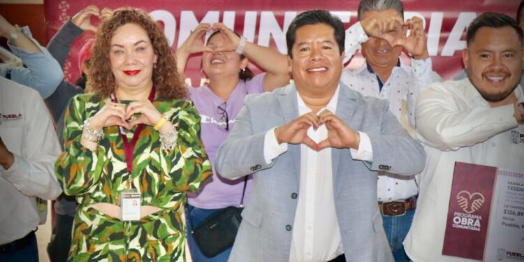 Entregan seis cheques del programa “Por Amor a Puebla” impulsa obra comunitaria en Tecamachalco