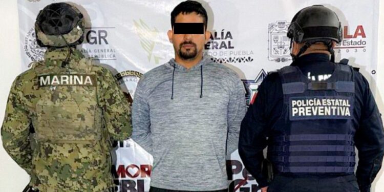 Detienen SSP y SEMAR a hombre que portaba ilegalmente arma de fuego