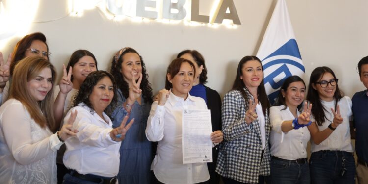 Guadalupe Leal va por la presidencia del PAN en Puebla; plantea debate