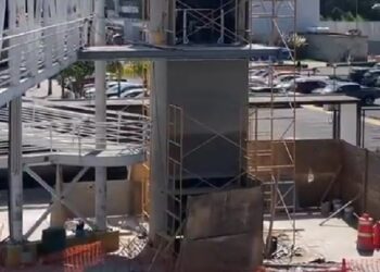 Elevador y escaleras eléctricas mejorarán la movilidad peatonal en Vía Atlixcáyotl