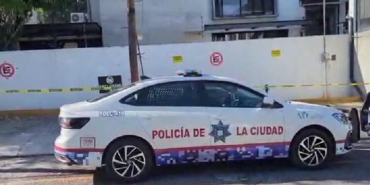 Cuentahabiente baleado y despojado de 200 mil pesos en sucursal BBVA de la colonia La Paz,