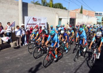 Tonantzin Fernández cumple su palabra con la rehabilitación de vialidad usada por jóvenes deportistas