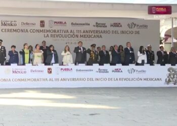 Armenta encabeza desfile por el 115 Aniversario de la Revolución; cierres viales generan congestionamiento