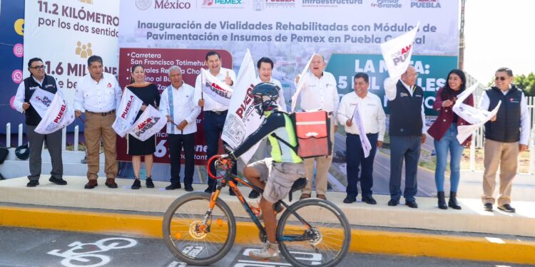 Por combate eficaz al huachicol, PEMEX aumenta donación de materiales para pavimentación en Puebla