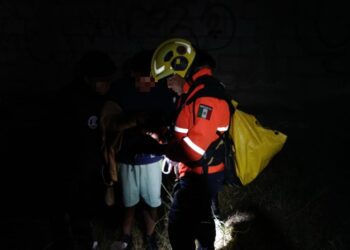 Rescatan de una barranca a tres menores, acción coordinada entre Protección Civil Municipal y Bomberos del Estado