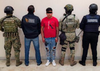 SSP detuvo a Braulio N., alias “El Lápiz” y una menor de 17 años, identificada como “La Pulga”, vinculados con un grupo delictivo dedicado al narcomenudeo y extorsión