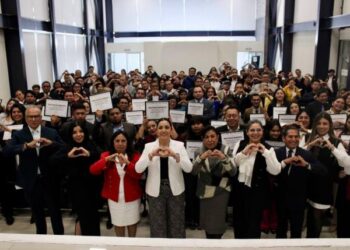 IEDEP premia a estudiantes y docentes destacados de Puebla