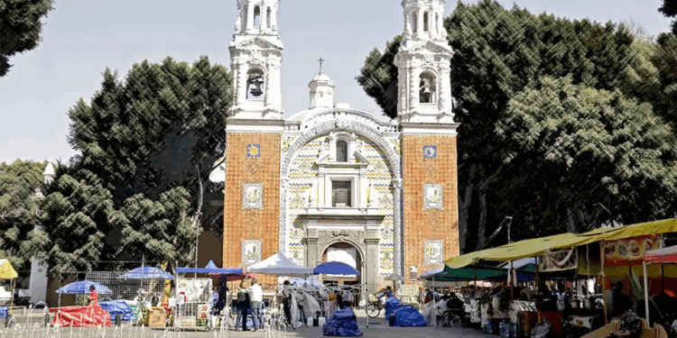 Puebla habilita espacios temporales para comercio popular durante la temporada decembrina