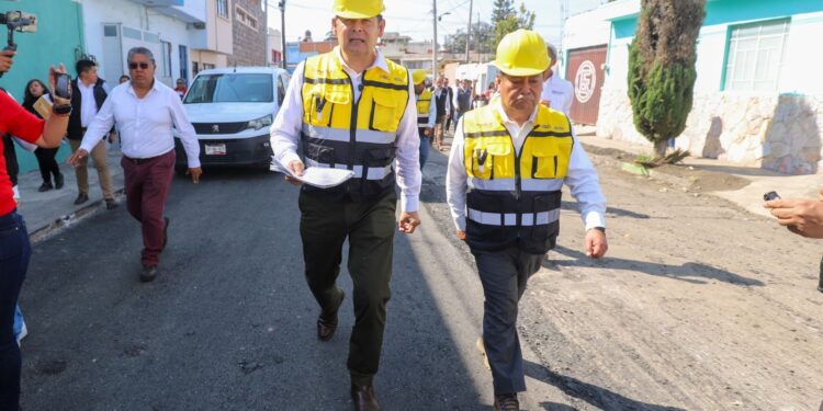 Alejandro Armenta impulsa rehabilitación vial con apoyo de Pemex