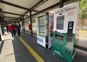Instalan 45 de 60 dispensadores de café y alimentos en estaciones del RUTA