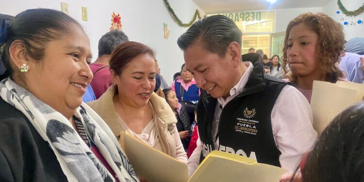 José Luis Figueroa recorre el distrito 20 y refrenda compromiso con el sur de Puebla