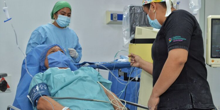 Gobierno de Pepe Chedraui acompaña en la rehabilitación a las personas beneficiadas con cirugía de cataratas