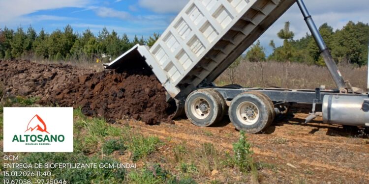 Altosano Granjas Carroll fortalece la agricultura sustentable en Atzalan
