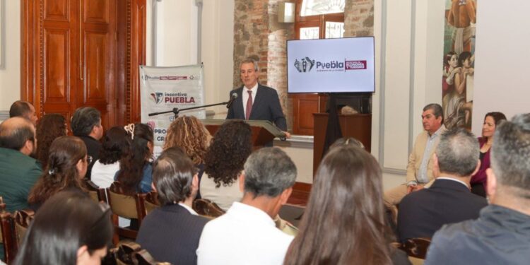Entrega gobierno de la Ciudad Avisos de Apertura para impulsar nuevos negocios en Puebla