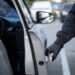 Armenta denuncia desmantelamiento de autos robados con presunta complicidad de autoridades en la región
