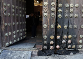 Continúa investigación por daños a la puerta de la Catedral de Puebla; no hubo solicitud de seguridad