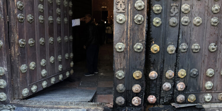 Continúa investigación por daños a la puerta de la Catedral de Puebla; no hubo solicitud de seguridad
