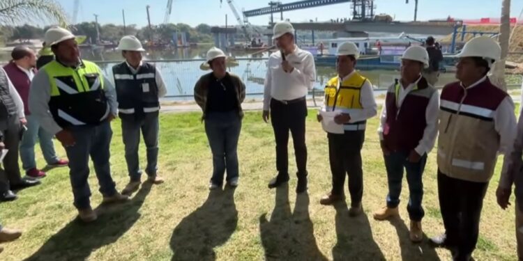 Supervisa Alejandro Armenta obra del puente de La Panga, clave para la conectividad del sur de Puebla