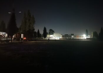 Moderniza Tonantzin Fernández alumbrado público en la Unidad Deportiva de Cuachayotla