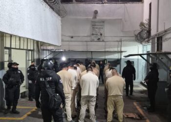 Despliegue interinstitucional asegura traslado ordenado de internos en San Pedro Cholula