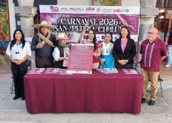 Colocan Tonantzin Fernández y generales el Bando del Carnaval 2026