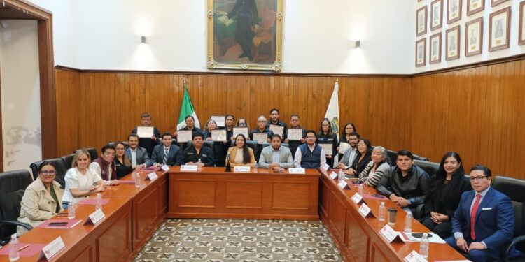 Entrega Tonantzin Fernández reconocimientos al mérito a personal sindicalizado