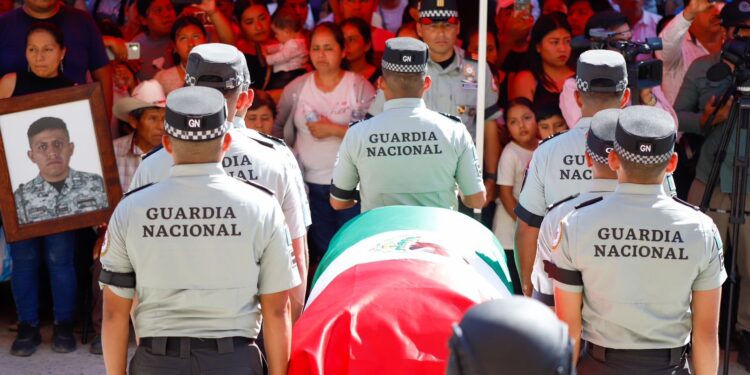 Guardia Nacional rinde honores póstumos a sargento poblano caído en Jalisco
