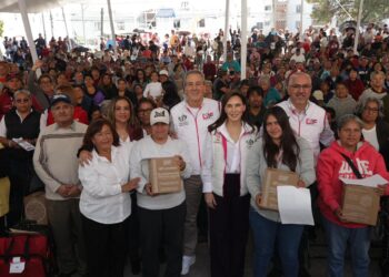 Pepe Chedraui y MariElise Budib entregan más de 2 mil 800 despensas en La Margarita