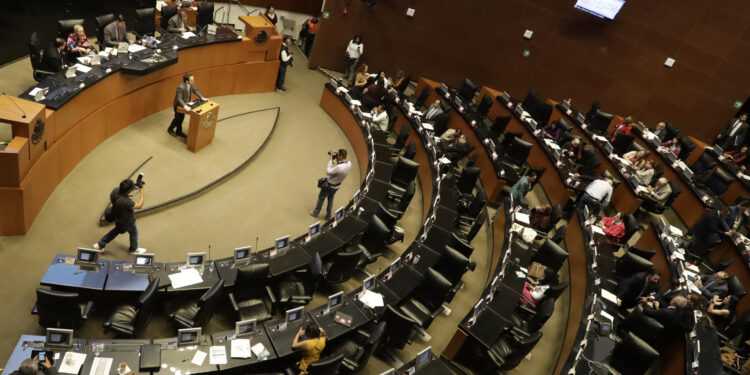 Aprueba Senado reforma para reducción de la jornada laboral
