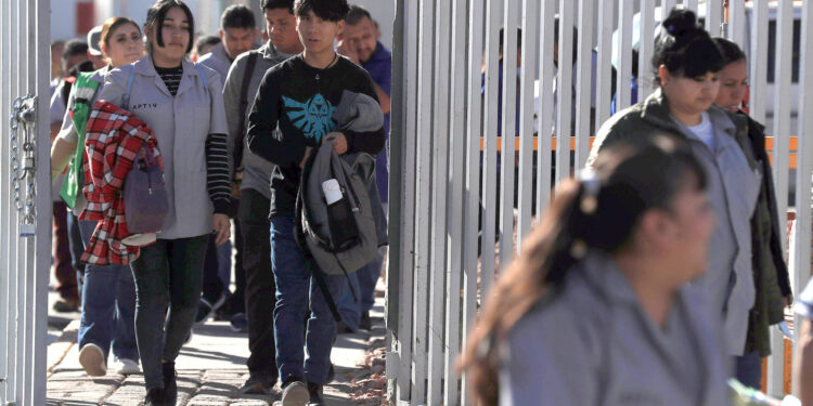 Comisiones del Senado aprueban reforma para reducir la jornada laboral