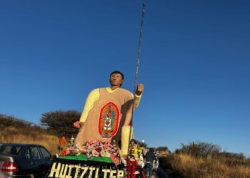 Peregrinos de Huitziltepec parten a la Basílica con monumental Juan Diego y pintura de la Guadalupana del maestro Filo