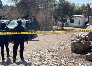Aseguran presunta casa de seguridad en Santo Tomás Chautla; detienen a dos hombres