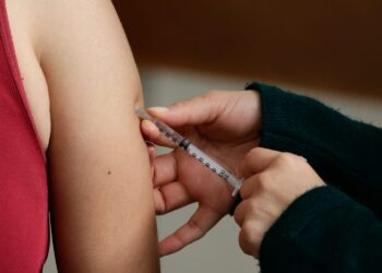 IMSS lanza jornada de vacunación contra el sarampión en Puebla