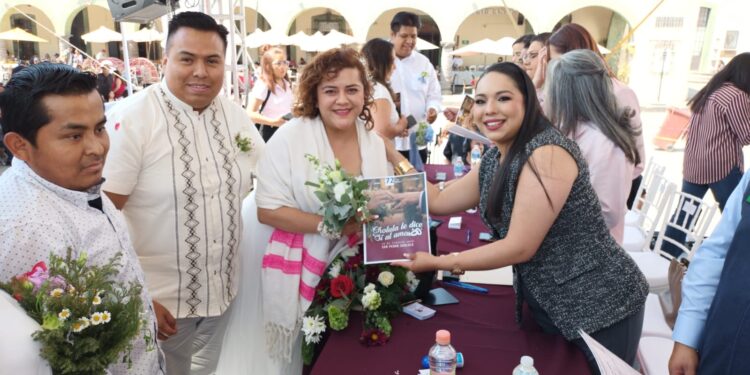 Tonantzin Fernández acompaña a parejas en el programa “Cholula le dice sí al amor”