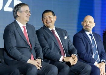 Juntos, Gobierno Federal y Estatal fortalecen industria textil con seguridad y promoción