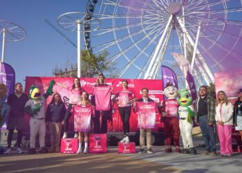 Presenta Gobierno de Pepe Chedraui medalla y playera de la 2ª edición de la “Carrera Mujeres Imparables”