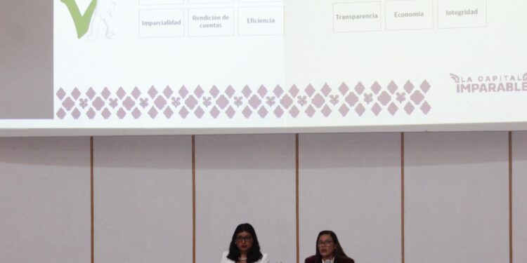 Gobierno de Pepe Chedraui impulsa la cultura de la rendición de cuentas entre personas universitarias