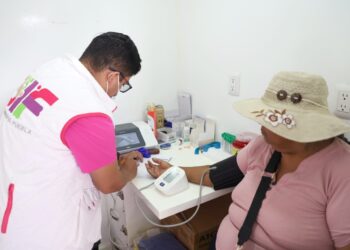 Realizan DIF Puebla Capital y Secretaría de las Mujeres, Jornada Morada de Servicios Integrales en Azumiatla