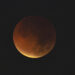 Eclipse lunar total tiñe de rojo el cielo desde Asia hasta América