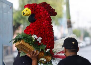 Sepultan a ‘el Mencho’ en Zapopan; su féretro fue dorado