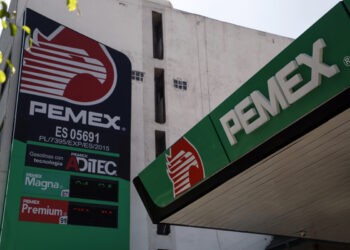 Renuevan acuerdo en México para mantener gasolina regular por debajo de 24 pesos por litro