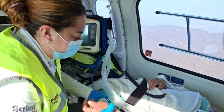 Ambulancia aérea desde Chiautla de Tapia permite atención oportuna a joven embarazada