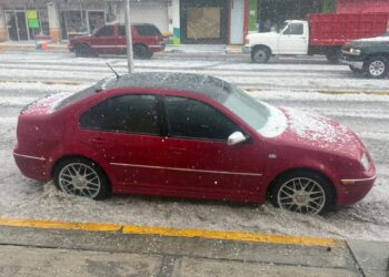Lluvias dañan dos preescolares en Tlacotepec; suspenden clases presenciales