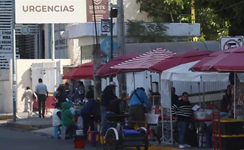 Ayuntamiento de Puebla pide a ambulantes no bloquear accesos de hospitales