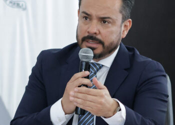 García Parra reta a Micalco: irá al Congreso a rendir cuentas, pero pide participar en debates