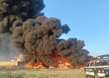 Incendio en predio de Coronango genera intensa movilización de emergencia